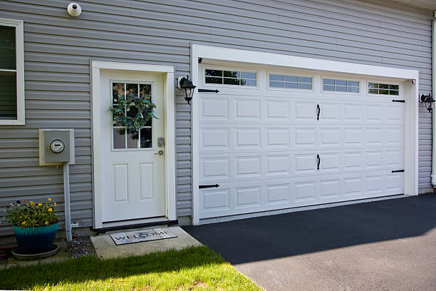 24/7 Emergency Garage Door Panel Replacement experts in Summit Park, UT